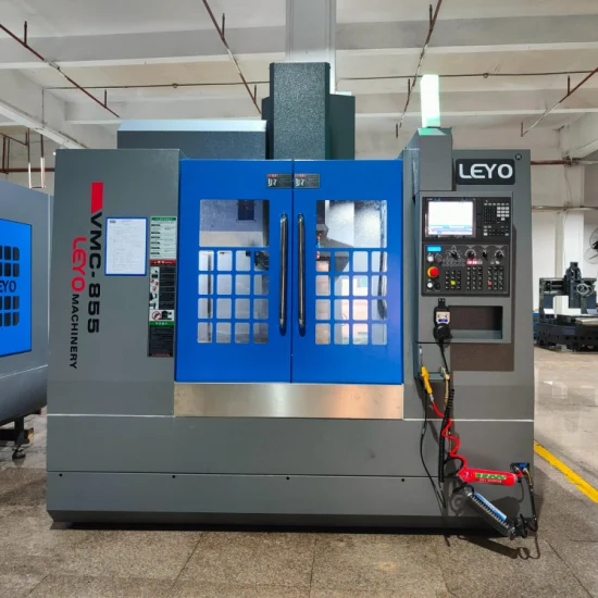 Leyo Mitsubishim80b Controller Okada Tool Library Taiwan Belt Spindle Centro de mecanizado vertical de 3 ejes Vmc855